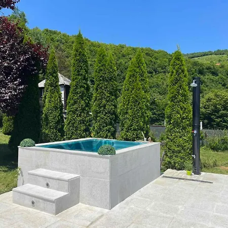 בית נופש Pool & ויסוקו