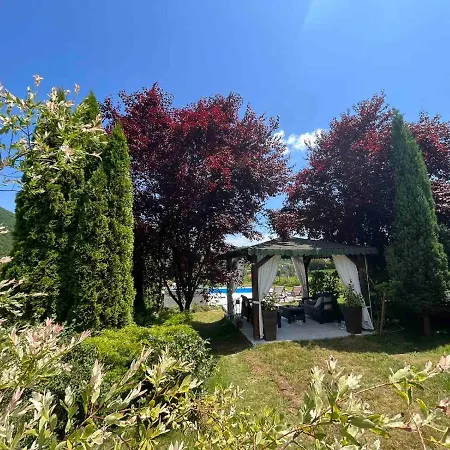 Pool & Visoko