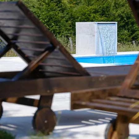 Pool & Semesterbostad Visoko