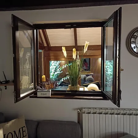 Semesterbostad Pool & *