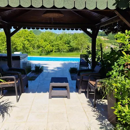 Pool & ויסוקו