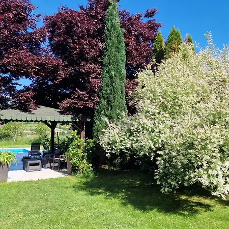 Semesterbostad Pool & Visoko