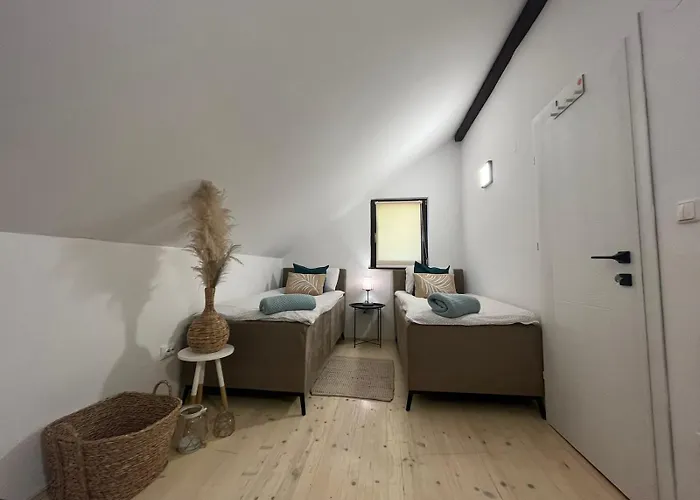 Feriehus Pool & Visoko